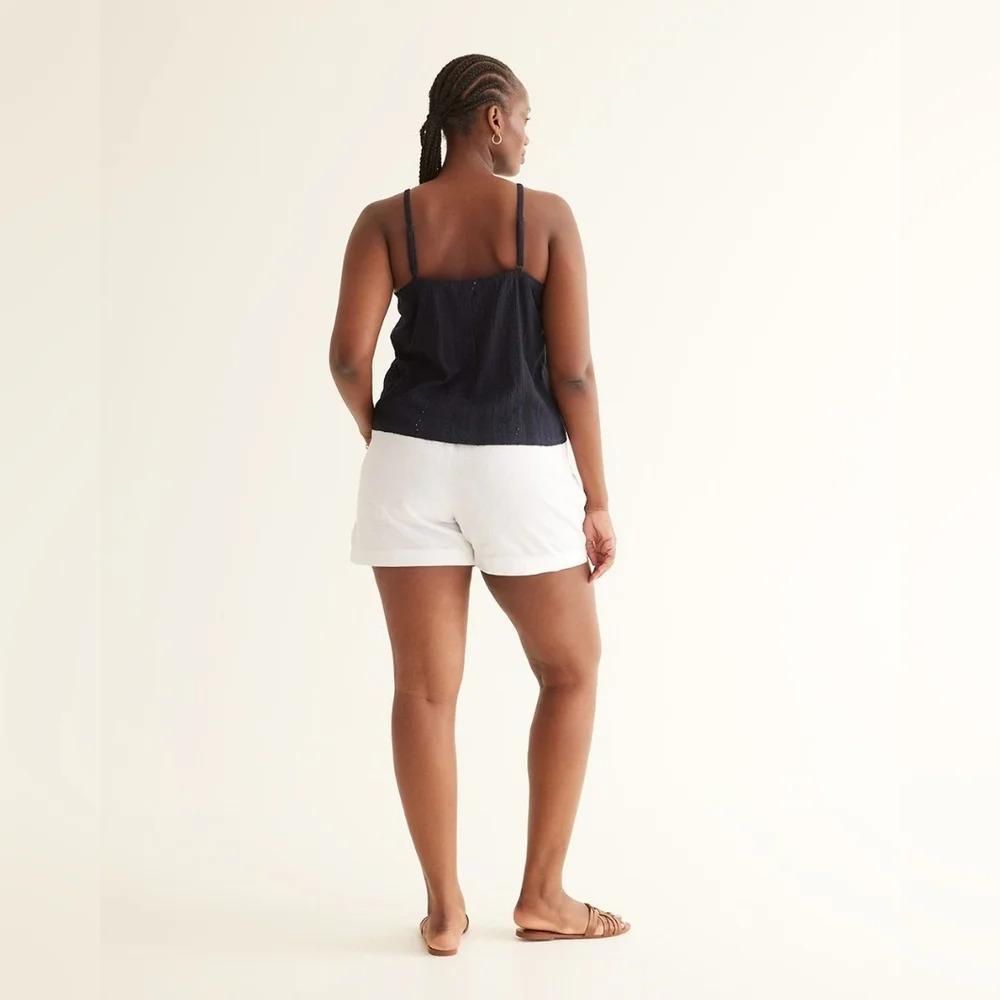 Reitmans-Sleeveless Eyelet Top with Tie  at Front - Picture 5 of 7